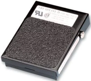 מפסק רגל - SPDT - 250V 15A