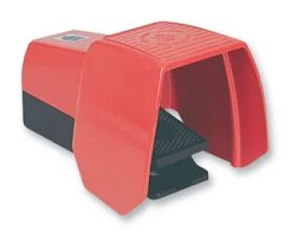 מפסק רגל עם כיסוי הגנה - SPDT 1NO / 1NC - 500V 10A