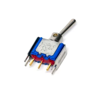 מתג טוגל SPDT 6A 125V 17.5mm